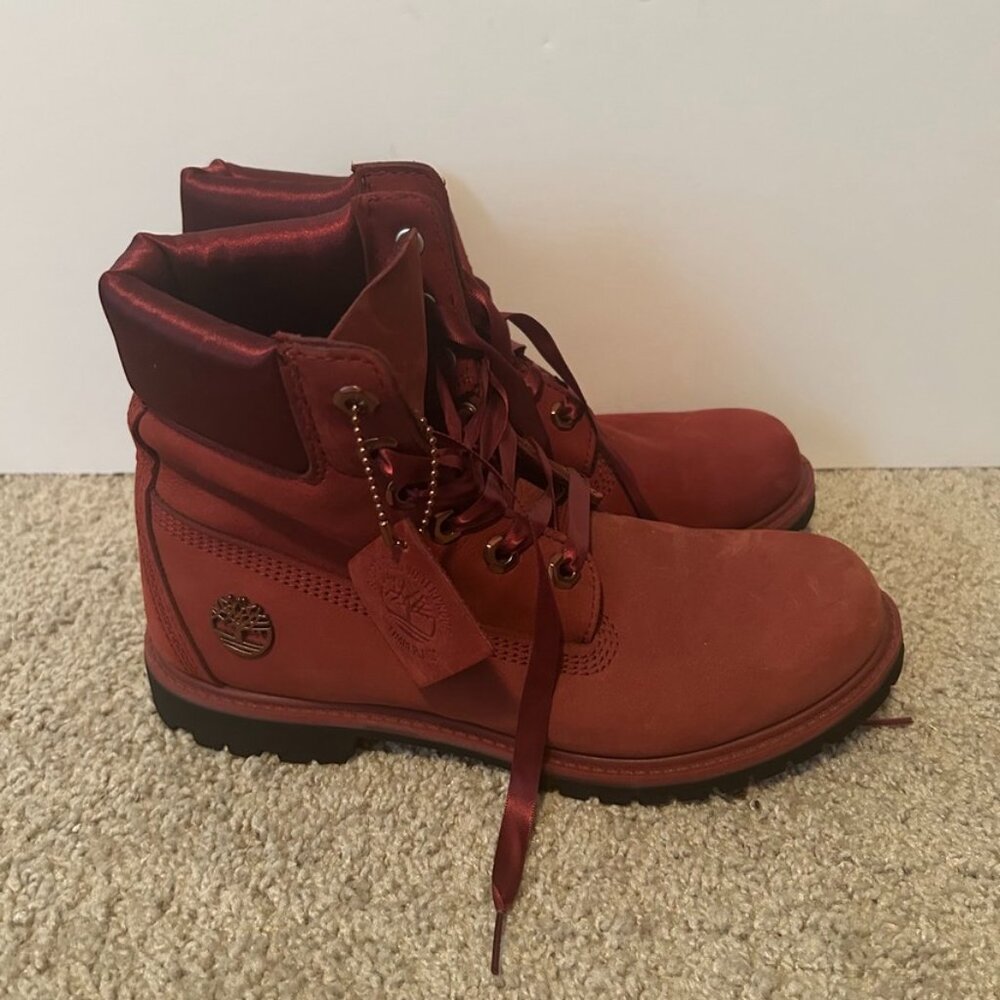 Women size 8 Burgundy Timberland Boots